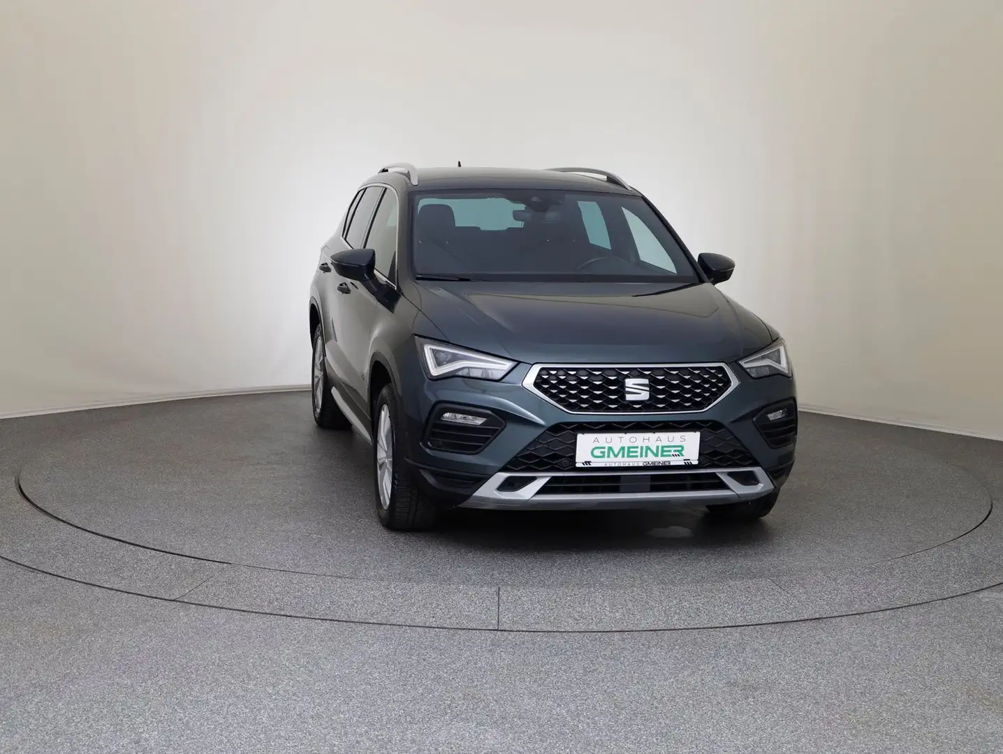 SEAT Ateca Xperience 2.0 TDI DSG 4Drive Grün - 2
