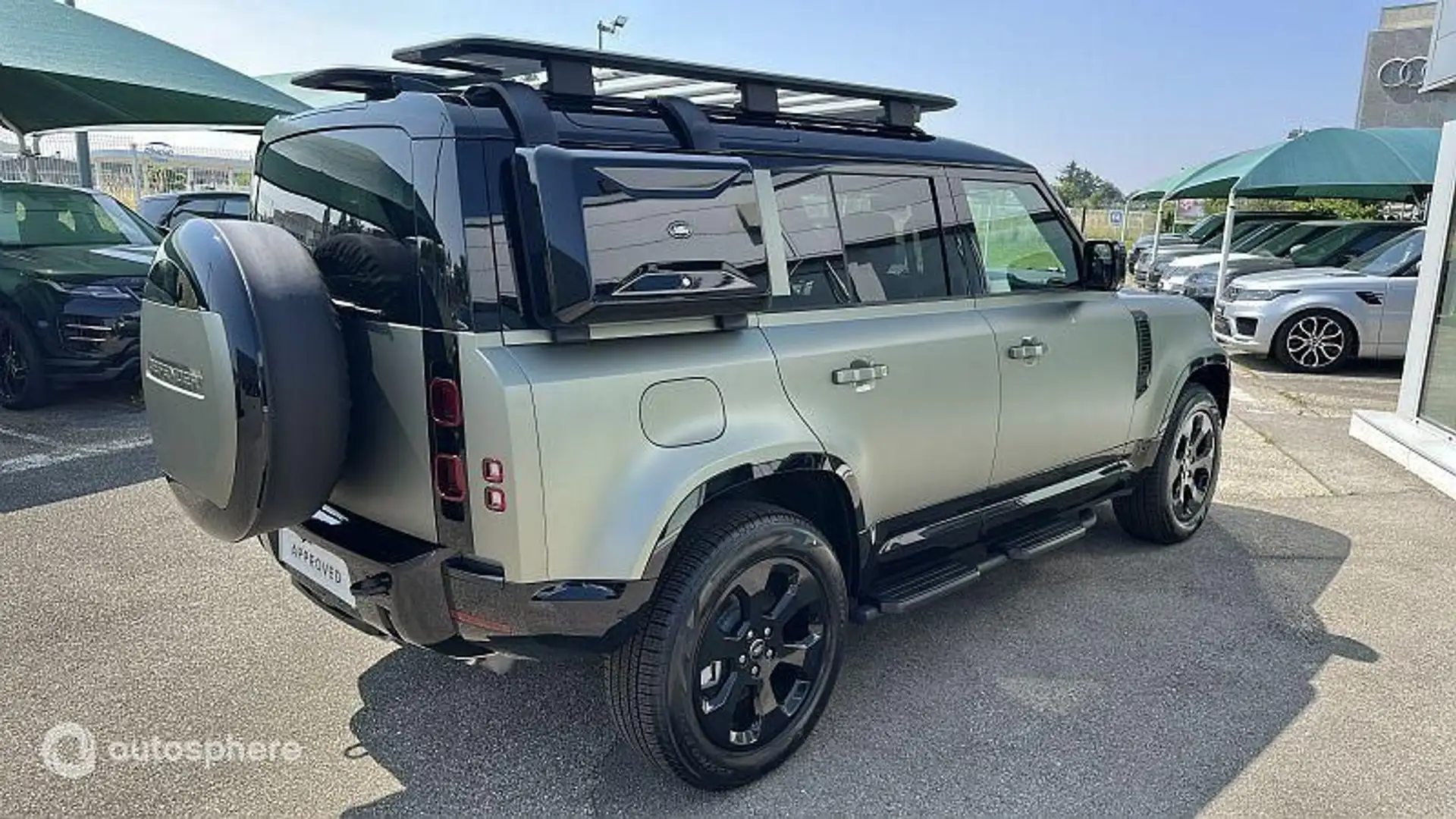 Land Rover Defender 110 2.0 P300e X-Dynamic SE - 2