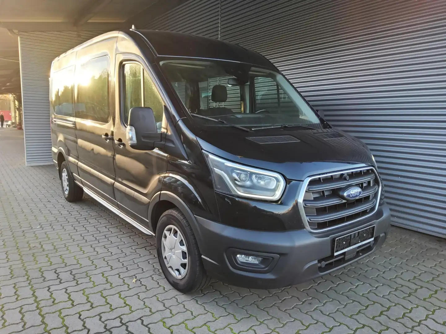 Ford Transit 2.0 TDCi FT 350 L3H2 8-Sitz ACC RFK Xen. Schwarz - 2