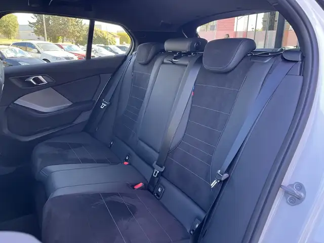 BMW 1 Series view 20