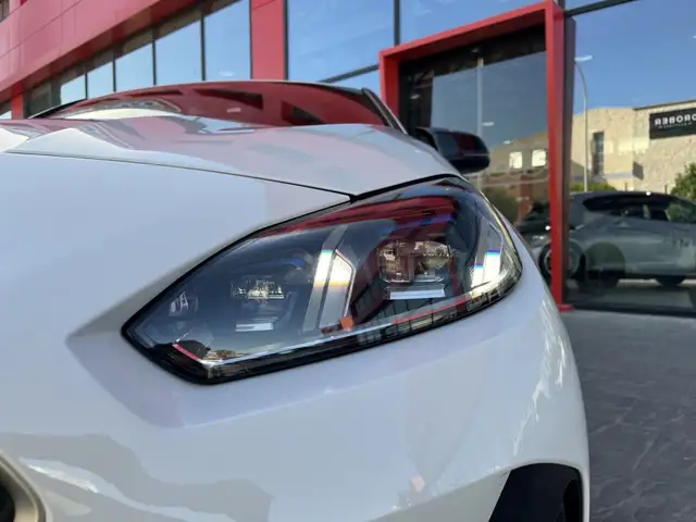 BMW 1 Series view 13