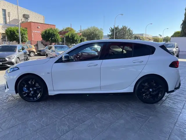 BMW 1 Series view 10