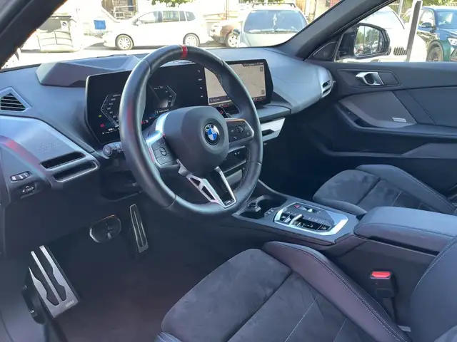 BMW 1 Series view 18