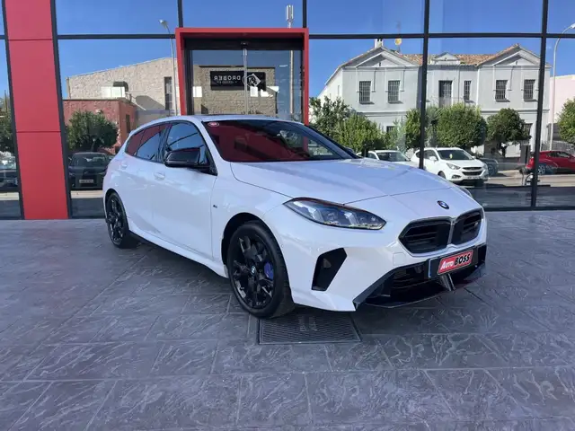 BMW 1 Series view 5