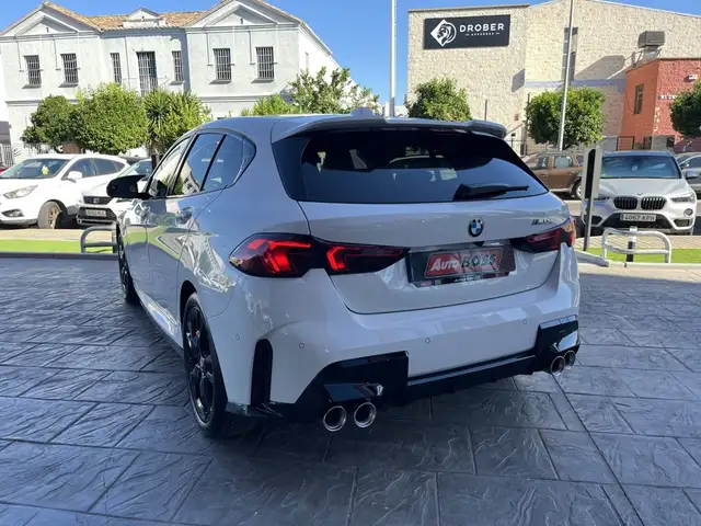 BMW 1 Series view 9