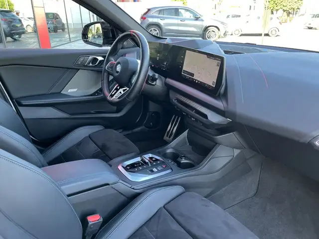 BMW 1 Series view 24