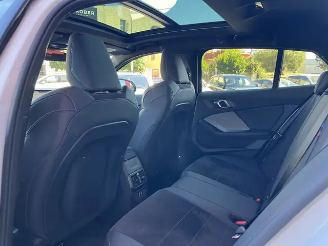 BMW 1 Series view 21