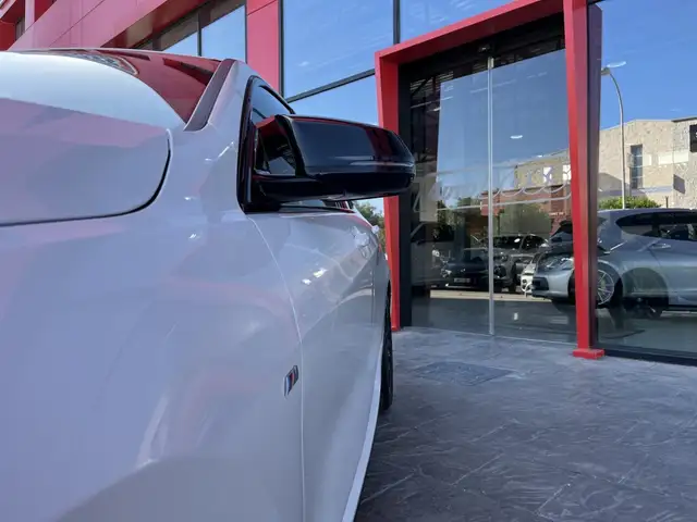 BMW 1 Series view 14