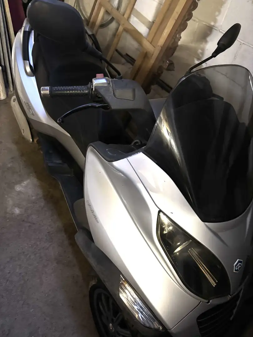 Piaggio MP3 250 - 1