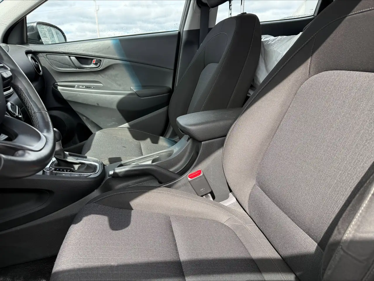 Hyundai KONA снимка Hyundai KONA