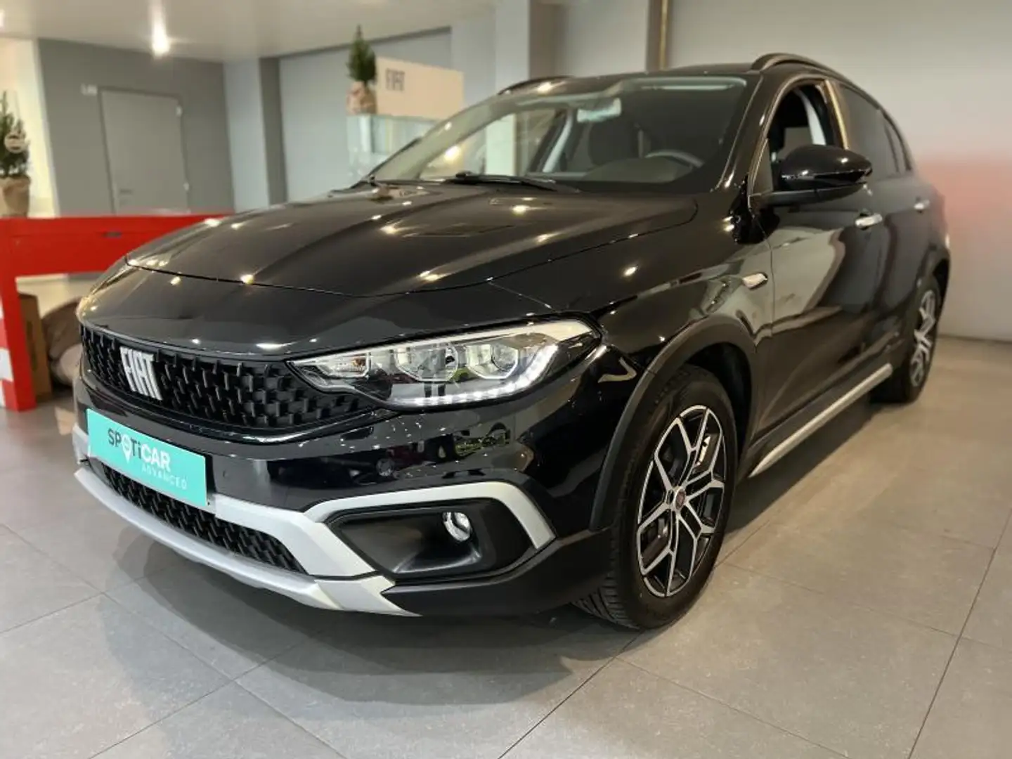 Fiat Tipo Sedan / Hatchback Station Wagon Noir - 1