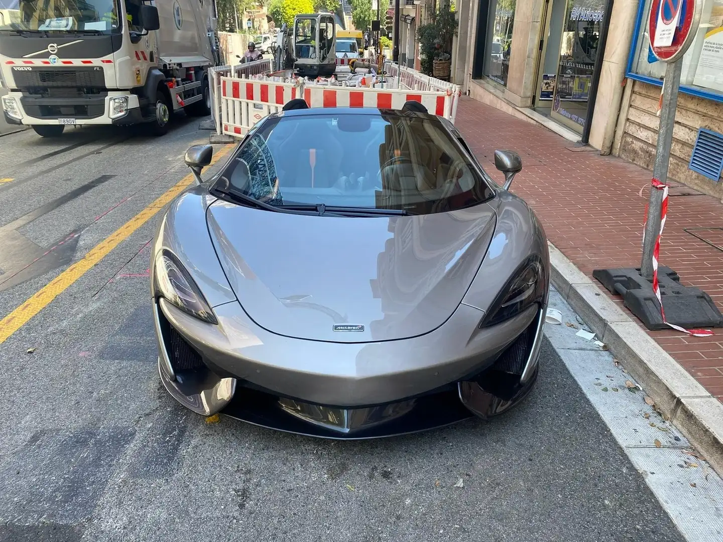 McLaren 570S McLaren 570S Spider V8 3.8 570 ch Gris - 1