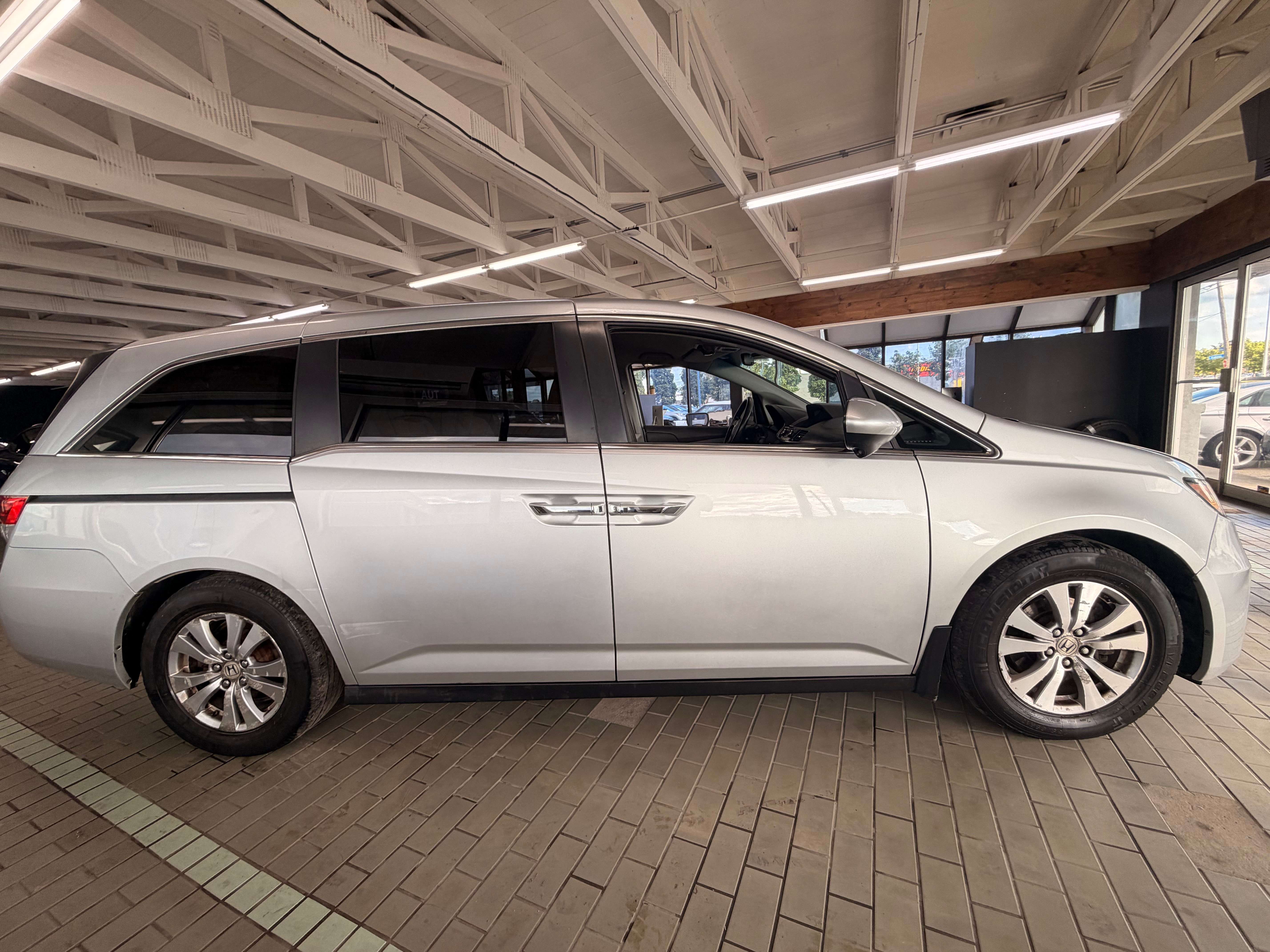 2015 Honda Odyssey EX - Image 6