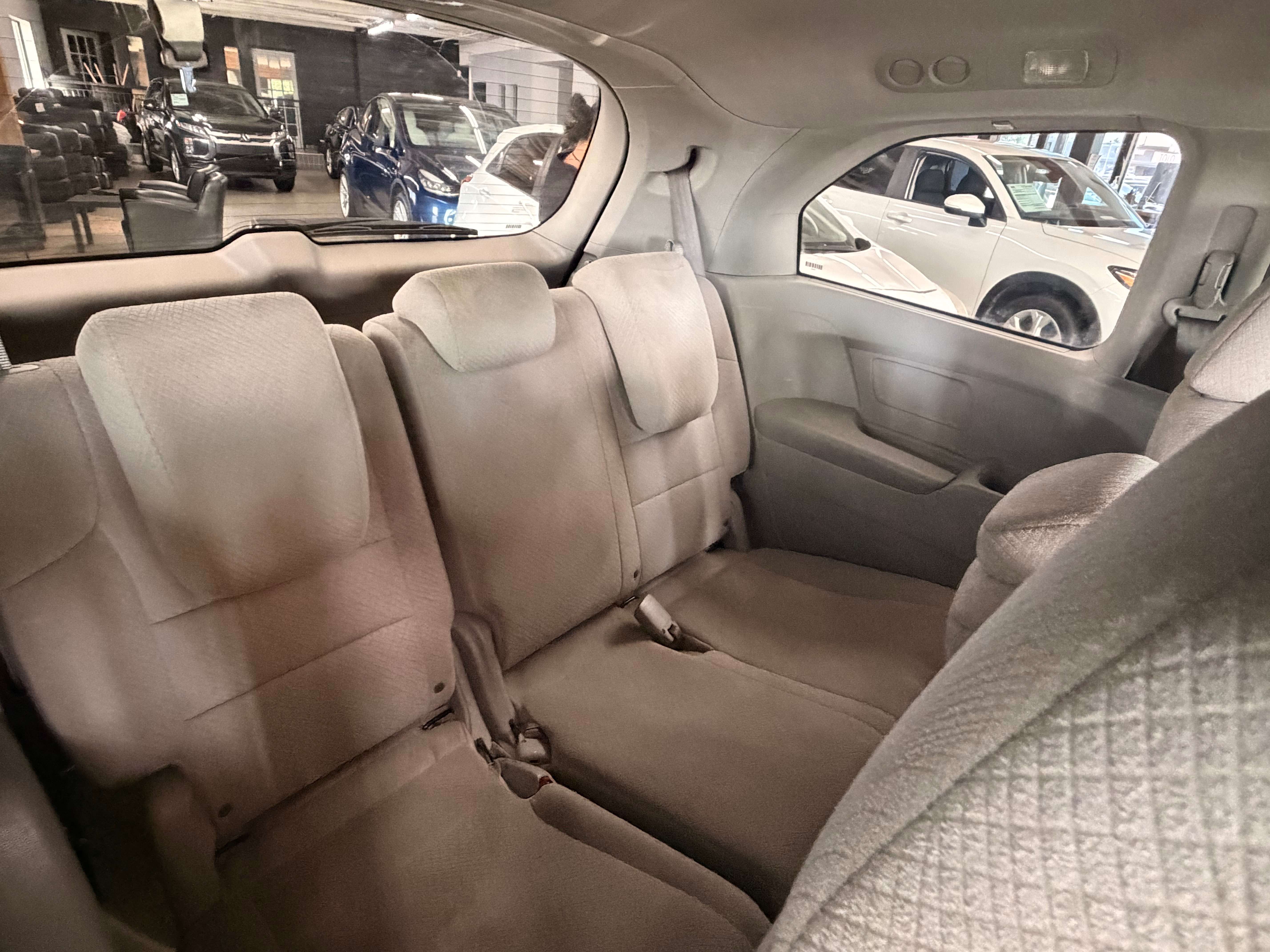 2015 Honda Odyssey EX - Image 14