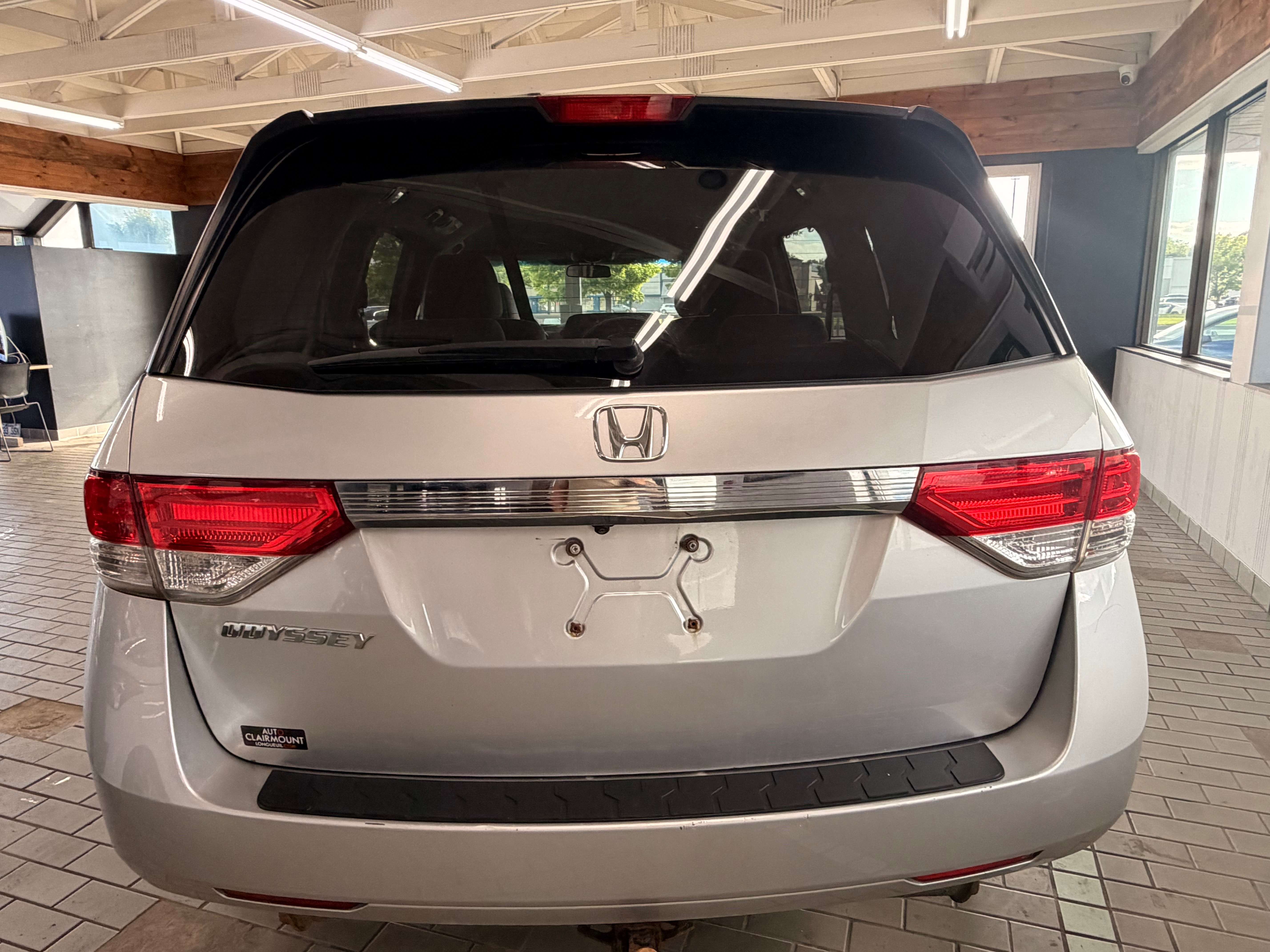 2015 Honda Odyssey EX - Image 4