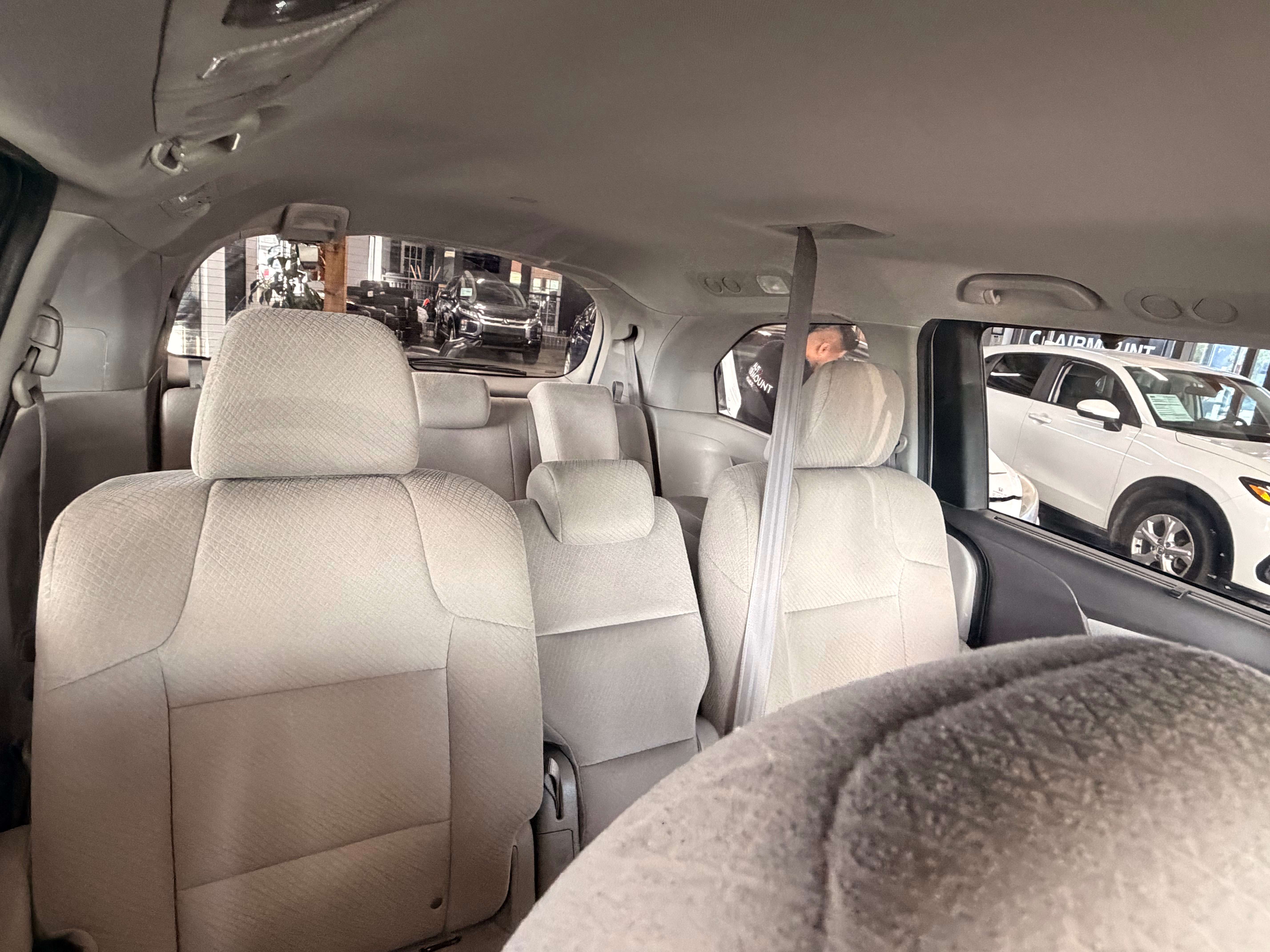 2015 Honda Odyssey EX - Image 12