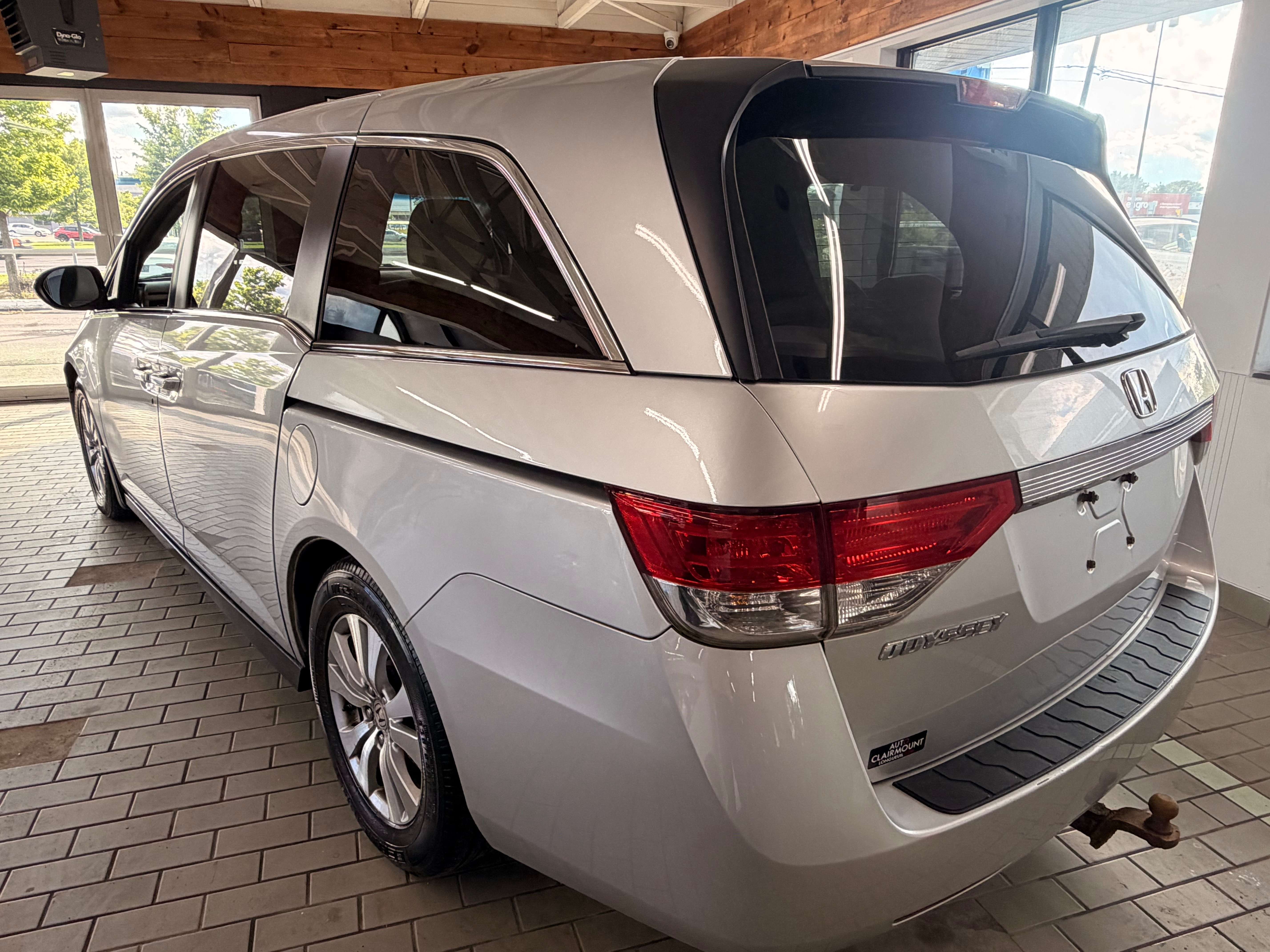 2015 Honda Odyssey EX - Image 3