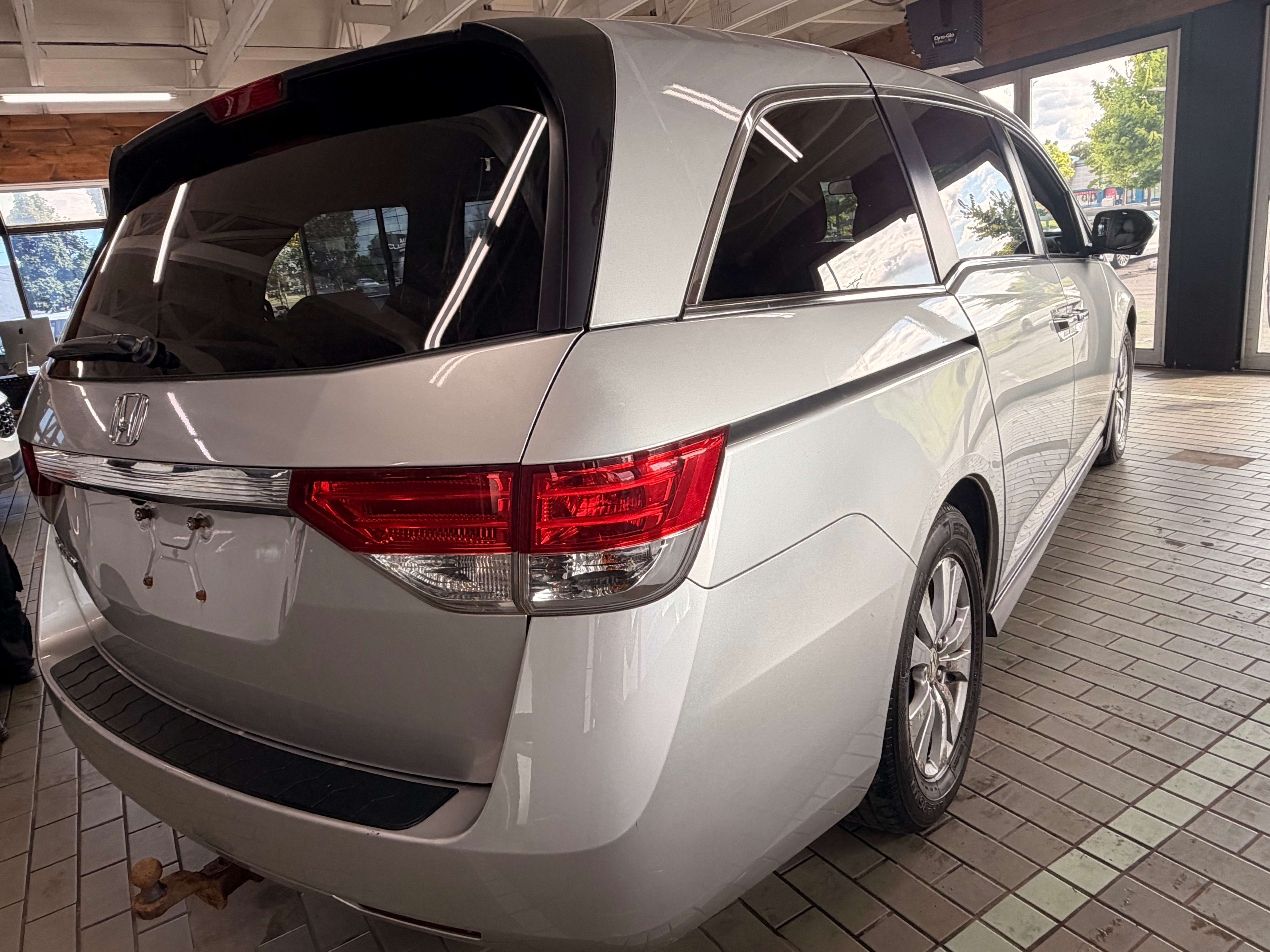 2015 Honda Odyssey EX - Image 5