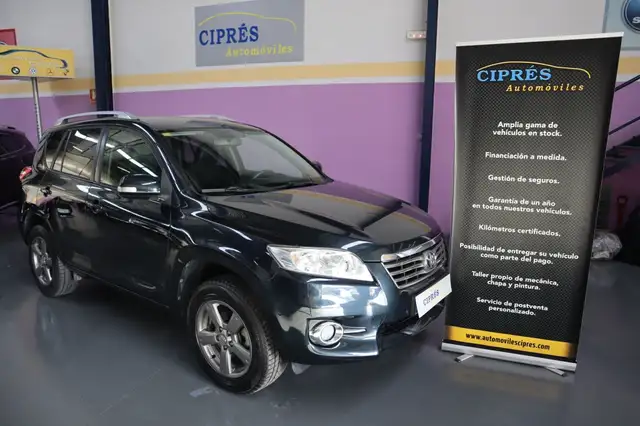 Toyota RAV 4 2.2D-4D Executive 4x4