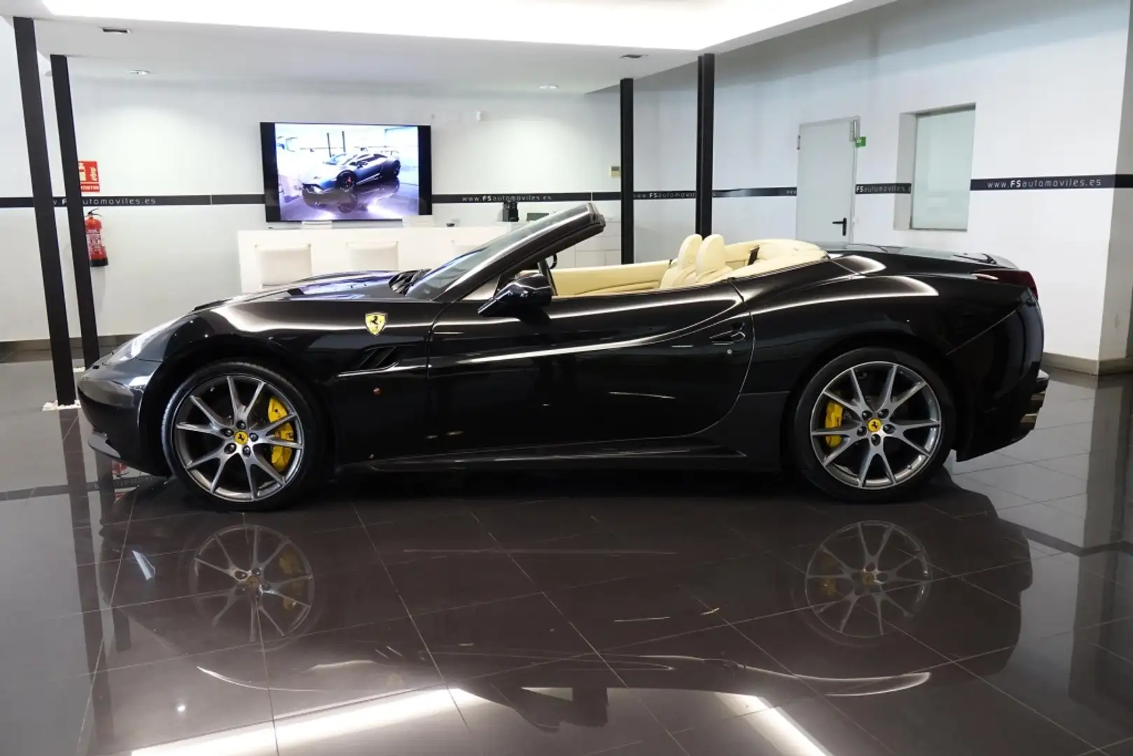 Ferrari California Zwart - 2