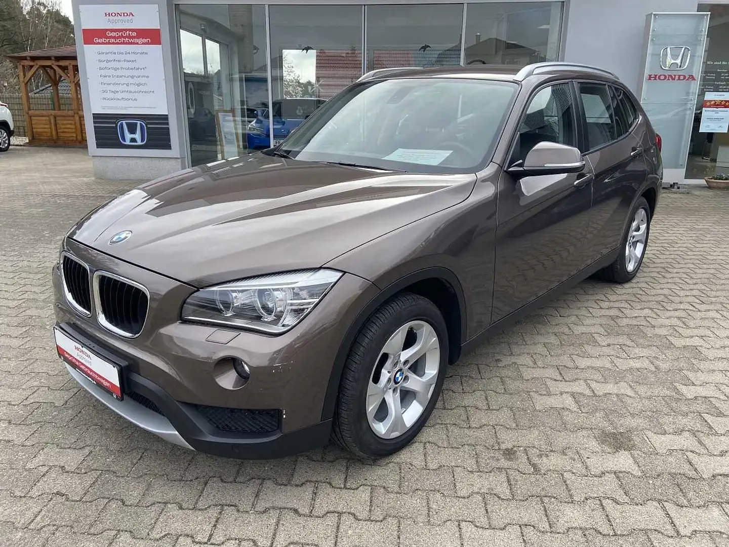 BMW X1 sDrive20i Automatik / AHK abnehmbar Marrón - 2