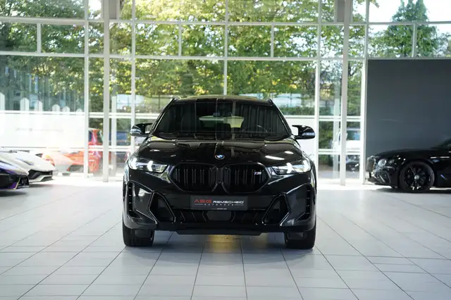 BMW X6 M view 5