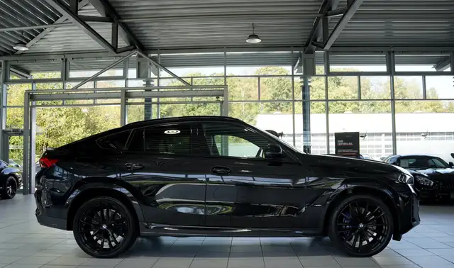 BMW X6 M view 8