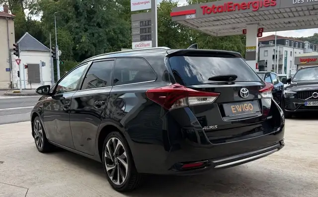 Toyota Auris view 5