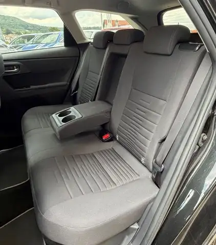 Toyota Auris view 10