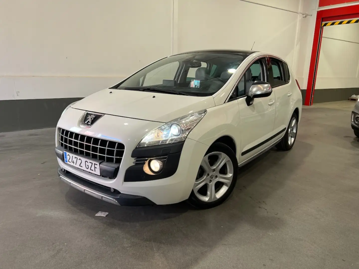 Peugeot 3008 2.0HDI FAP Premium Weiß - 1