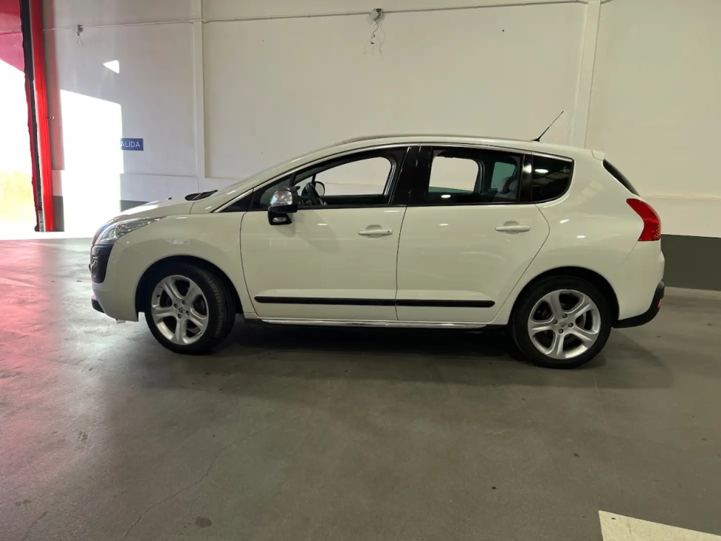 Peugeot 3008 2.0HDI FAP Premium Weiß - 2