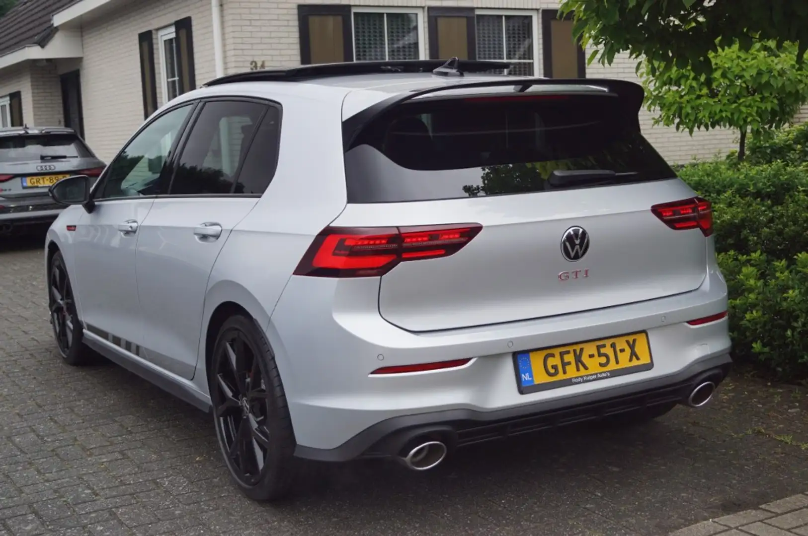 Volkswagen Golf GTI GTI Clubsport 2.0 TSI (300pk) DSG IQ Light/Pano/AC Zilver - 2