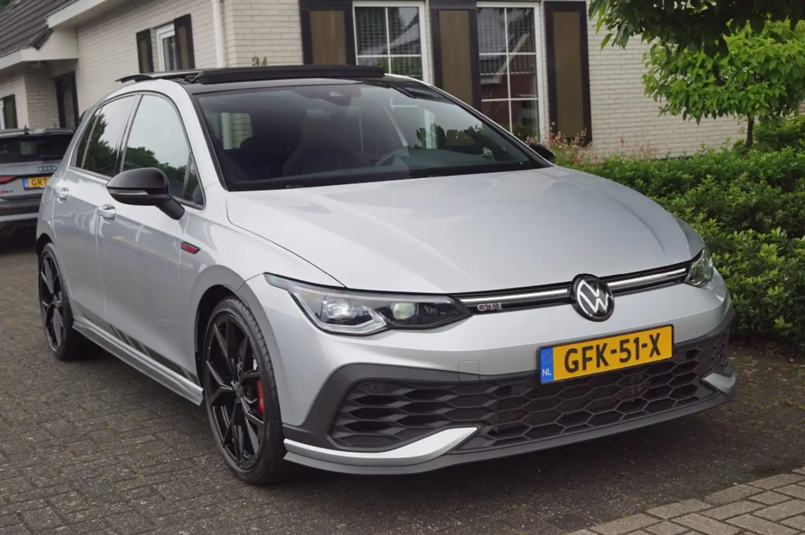 Volkswagen Golf GTI GTI Clubsport 2.0 TSI (300pk) DSG IQ Light/Pano/AC Zilver - 1