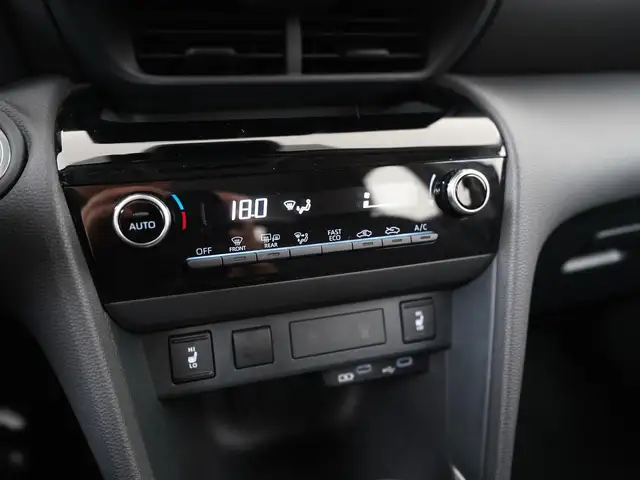 Toyota Yaris Cross view 13