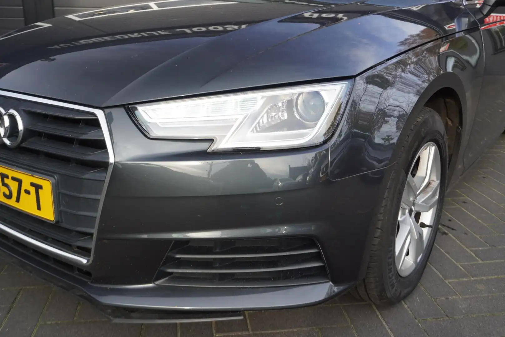Audi A4 Avant 2.0 TDI Pro Line Aut/Cruise/Navi/Climate Con Grijs - 2