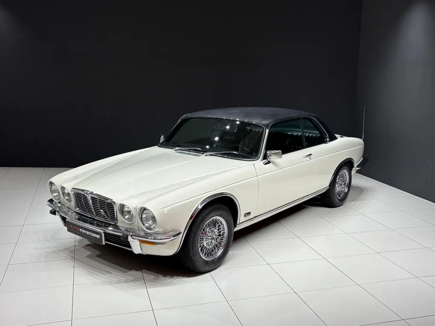 Jaguar XJ6 4.2Liter Coupé, Speichenräder, H-Zulassung Fehér - 1