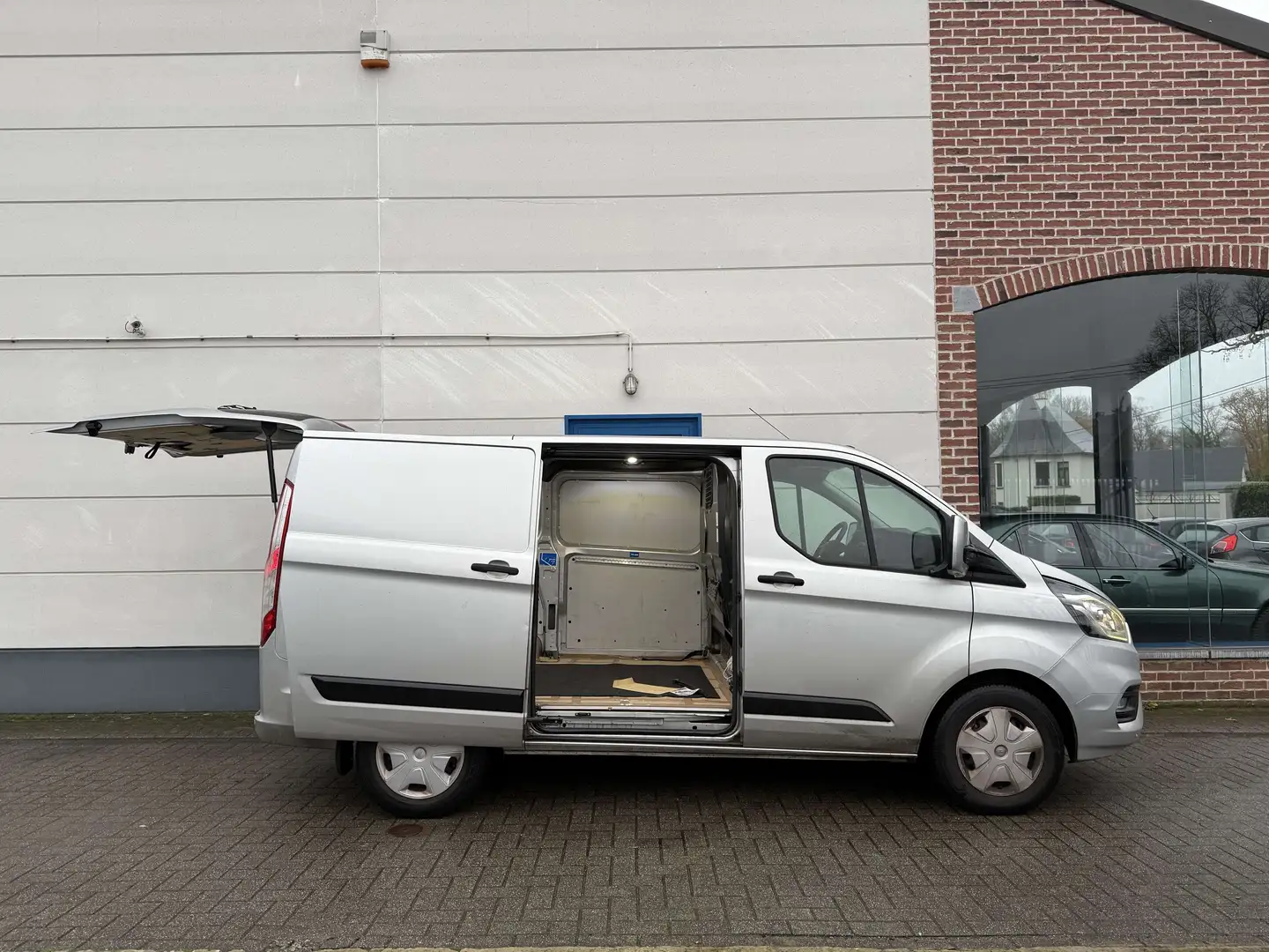 Ford Transit Custom 280 L1H1 5p./3pl. 2.0 TDCi BVA-6 TREND ÉDITION Серый - 2