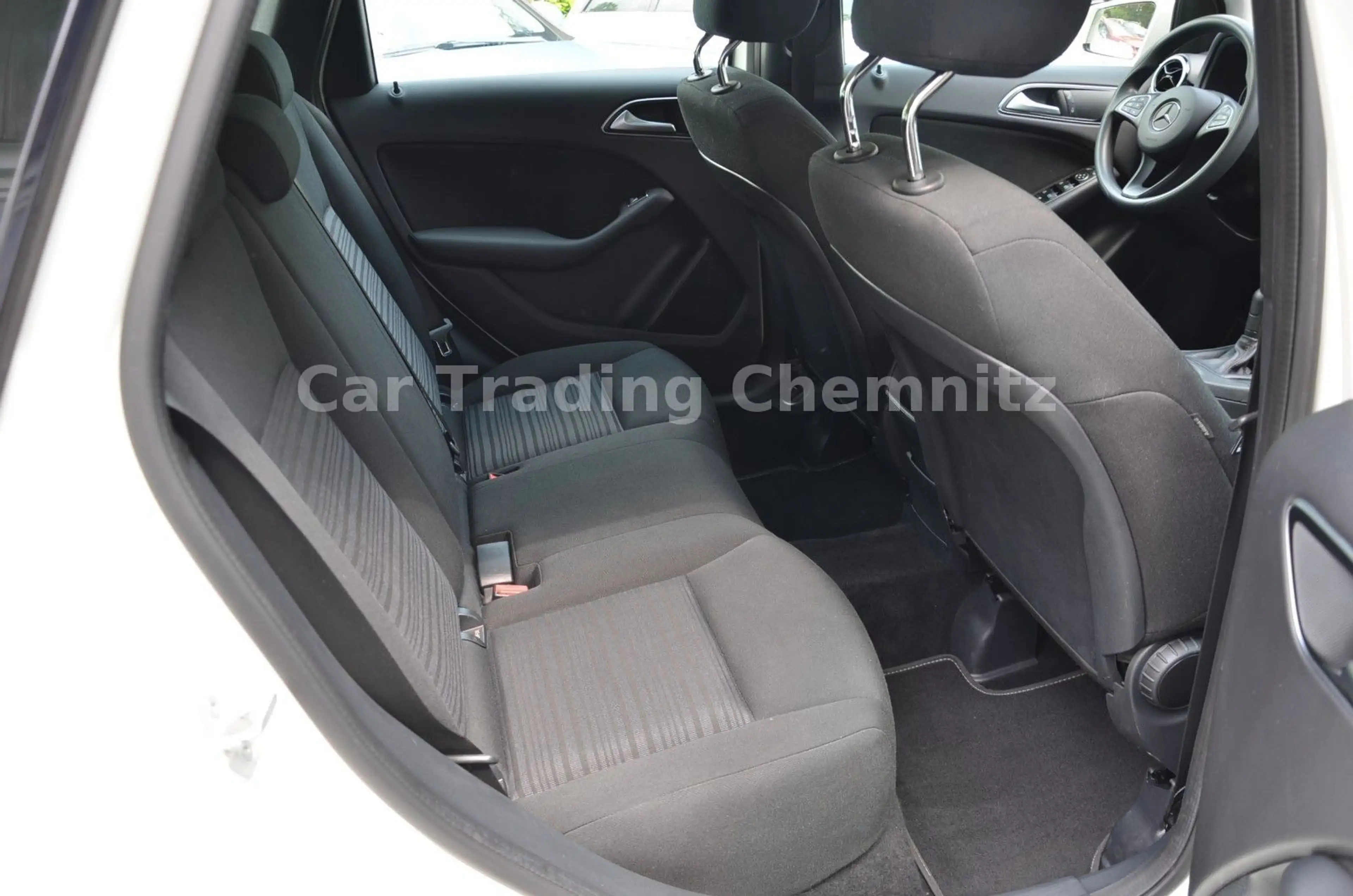 Mercedes-Benz B 180 Blue Efficiency Klima Sitzheizung Tüv 3/28 — photo 13
