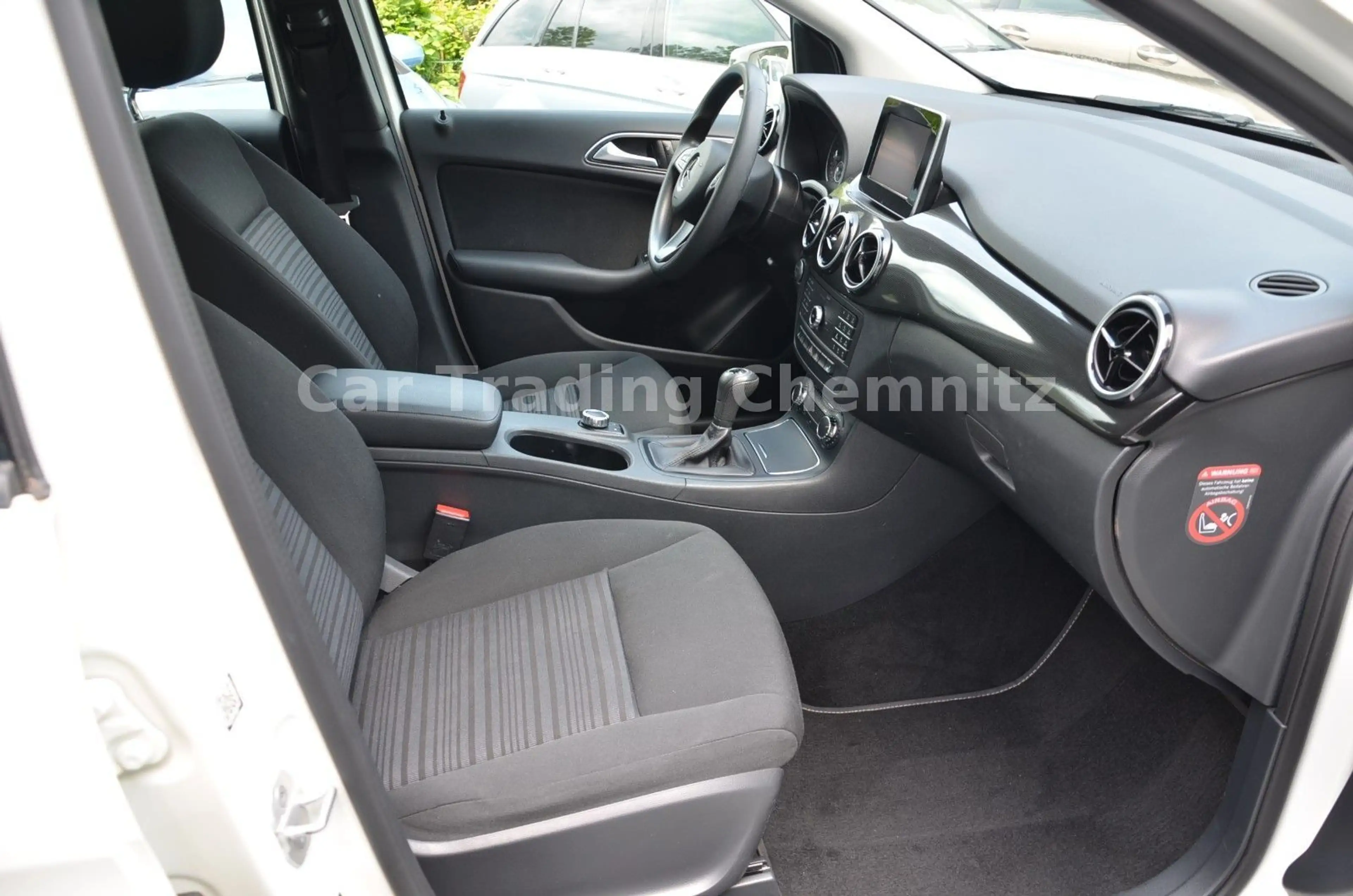 Mercedes-Benz B 180 Blue Efficiency Klima Sitzheizung Tüv 3/28 — photo 11