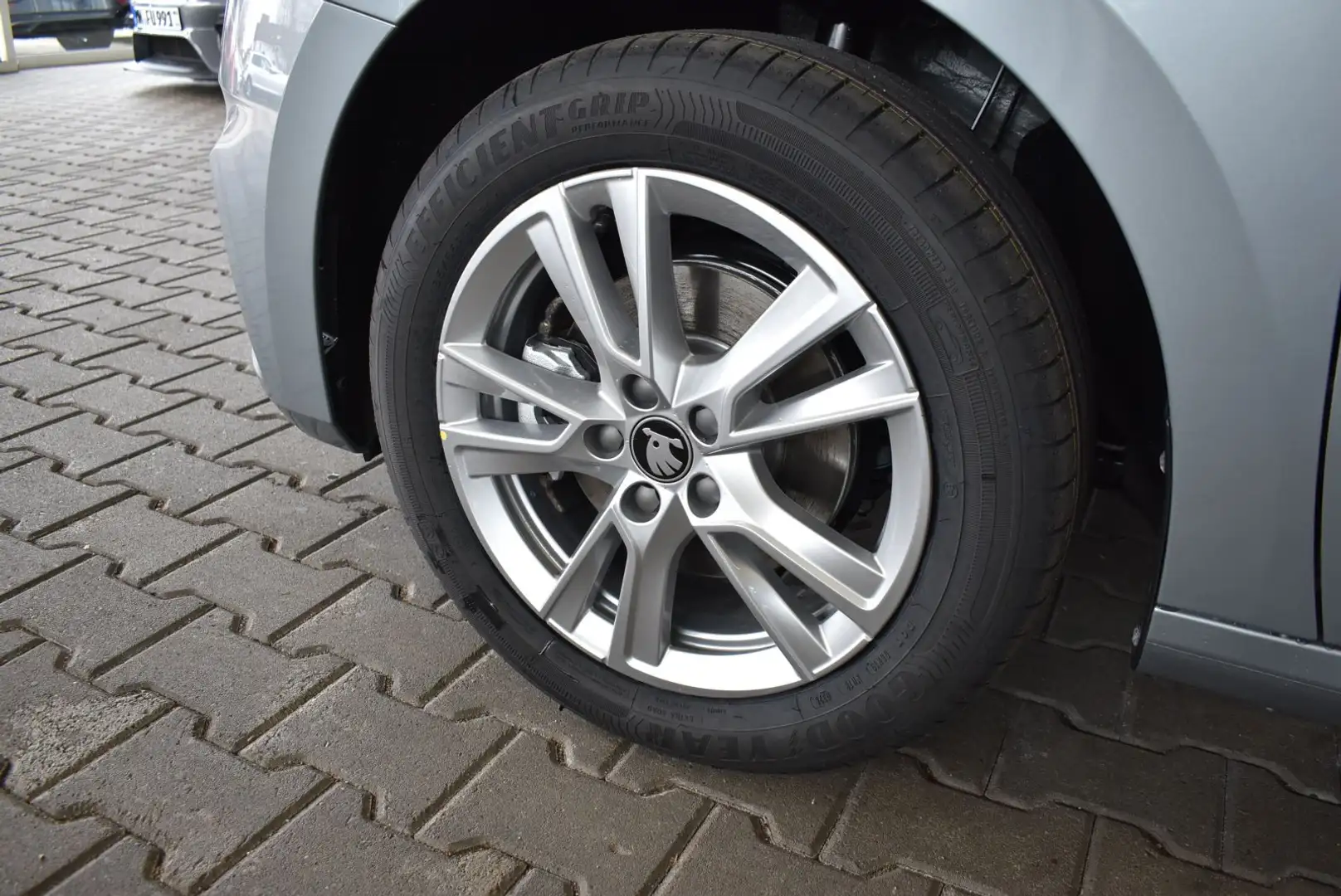 Skoda Fabia 1.0 TSI Top Selection APP Kamera Garantie 2031 Silber - 2