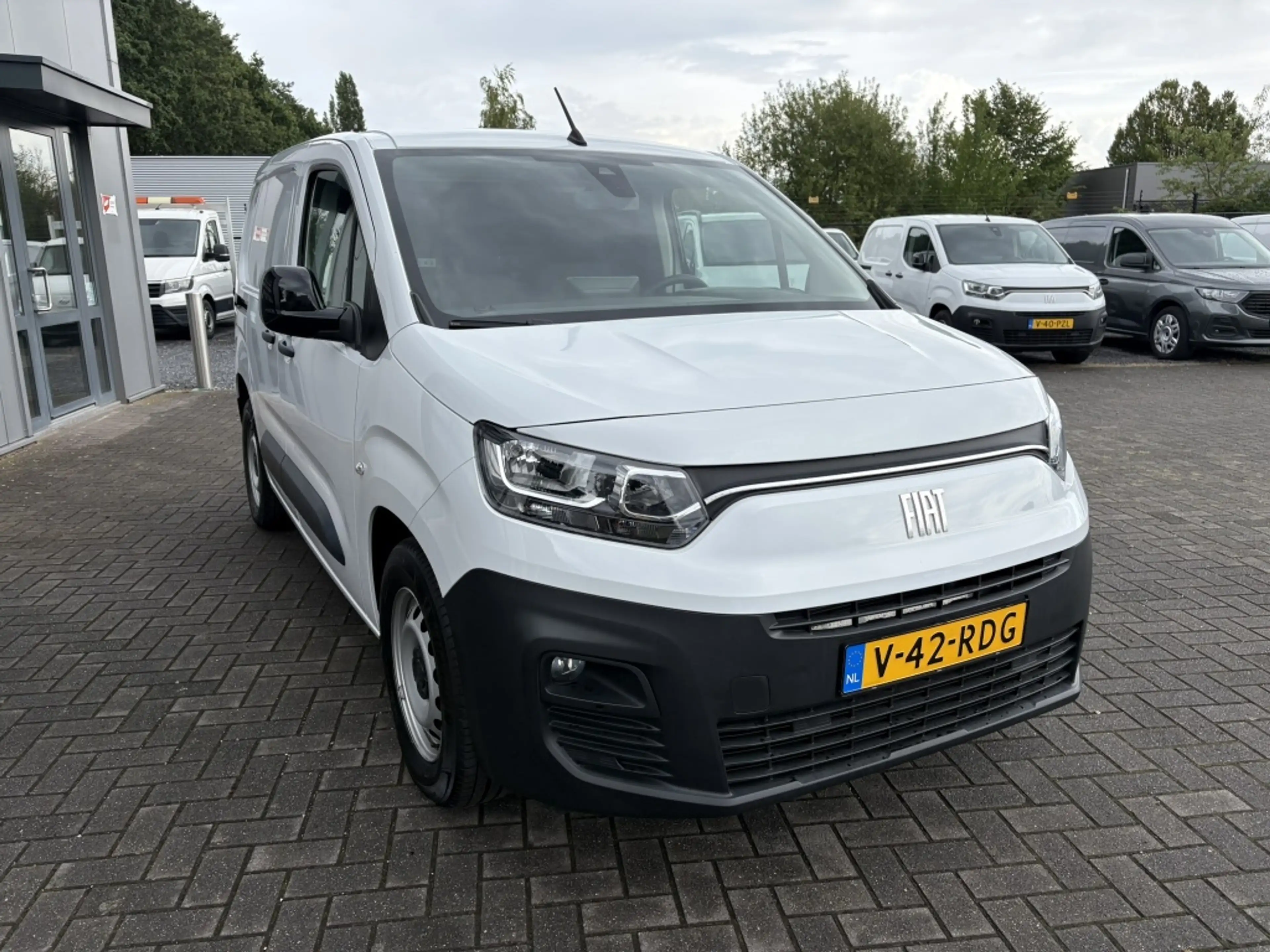 Fiat E-Doblo 50 kWh | 3-zits | navigatie | cruise — photo 4