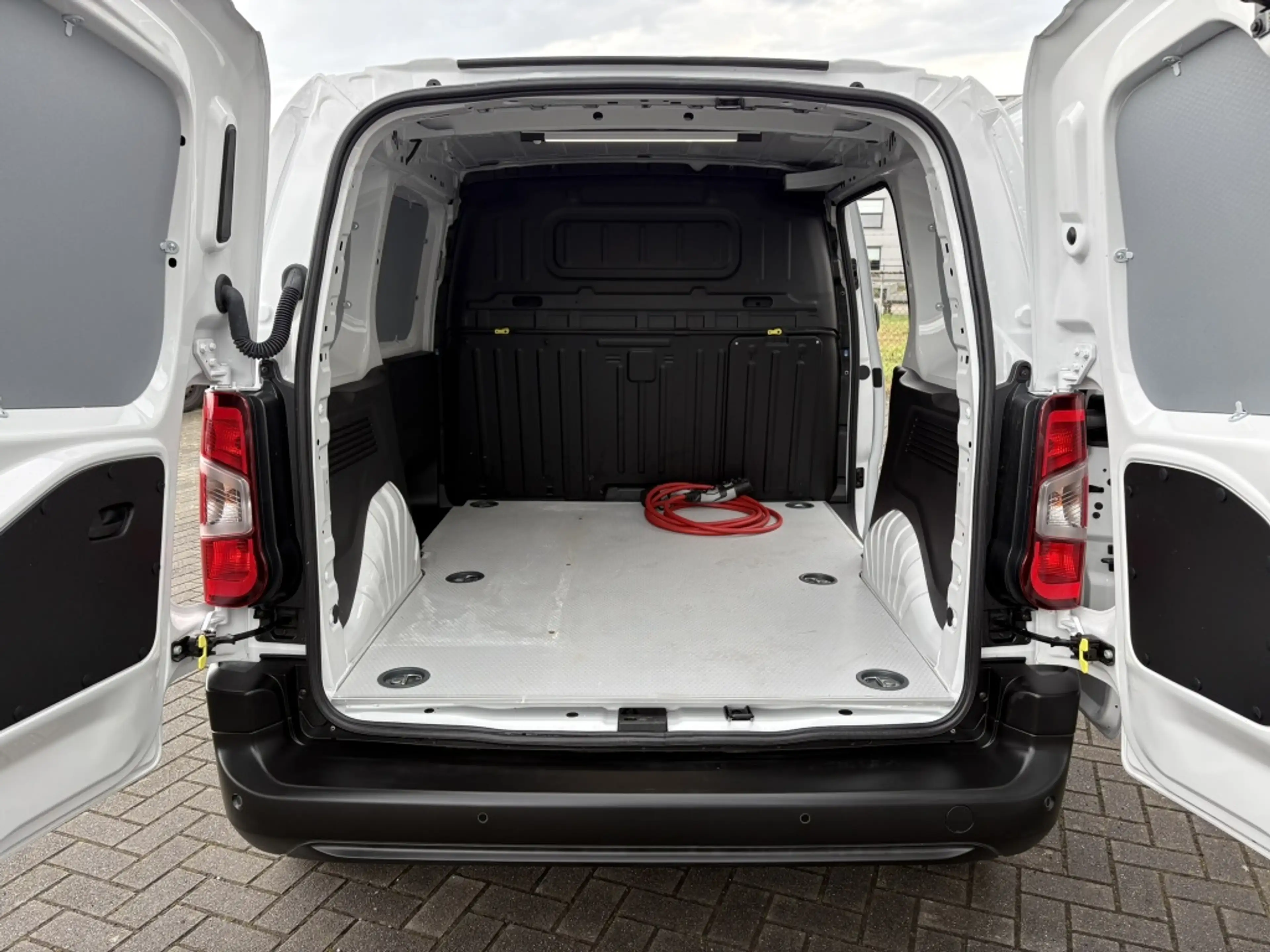 Fiat E-Doblo 50 kWh | 3-zits | navigatie | cruise — photo 6