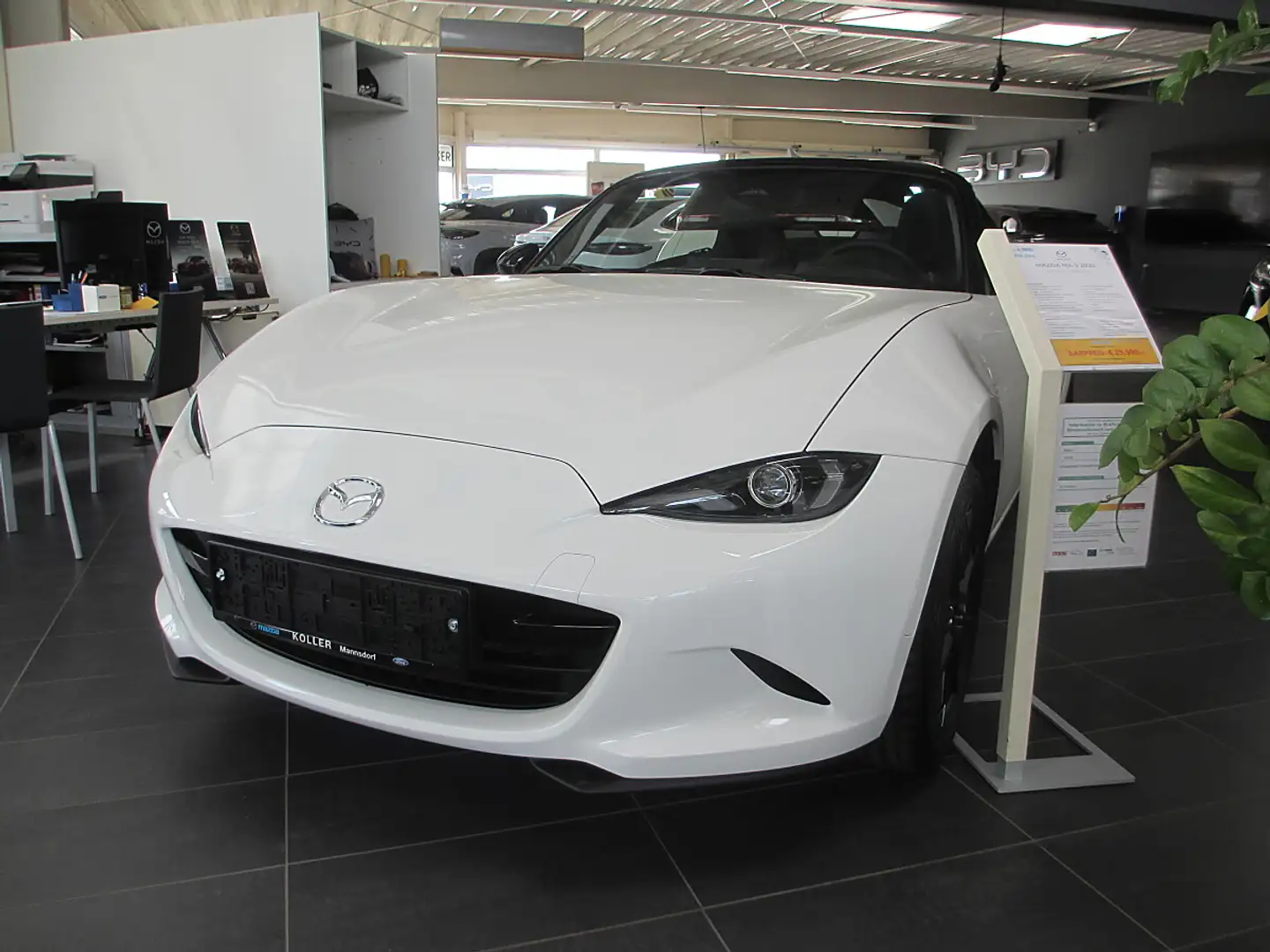 Mazda MX-5 / G132/Prime Line / Soft Top Weiß - 2