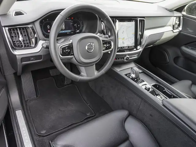 Volvo V60 Cross Country view 9