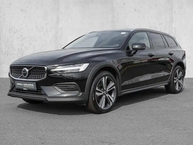Volvo V60 Cross Country view 2