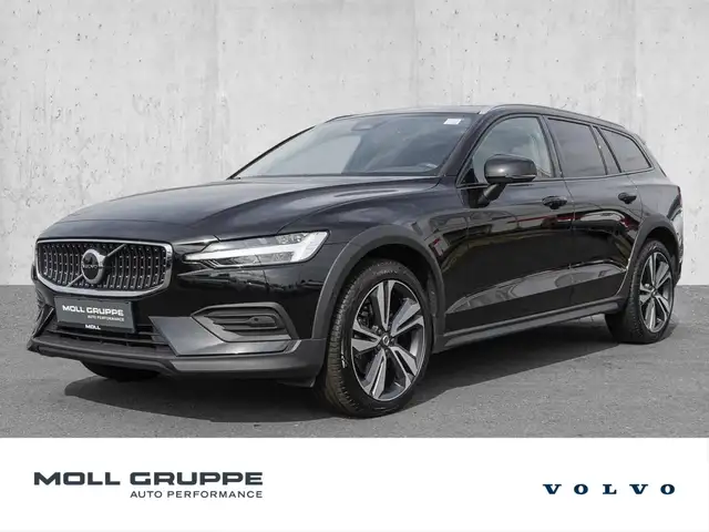 2024 Volvo V60 Cross Country in Black for sale