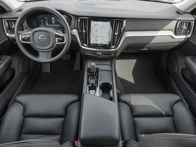 Volvo V60 Cross Country view 10