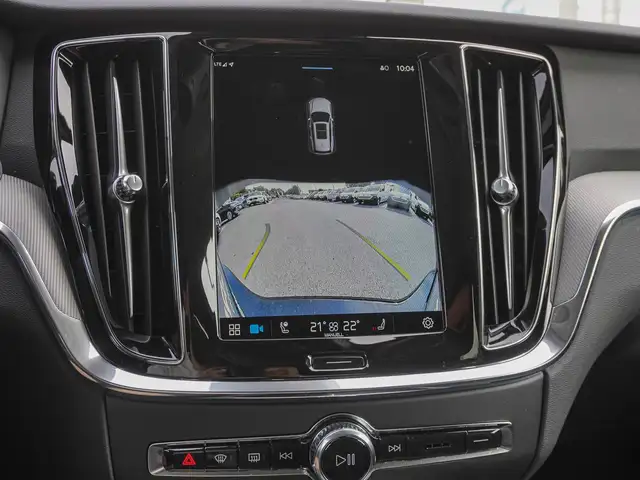 Volvo V60 Cross Country view 13
