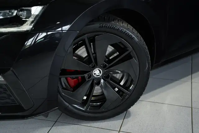 Skoda Octavia view 3