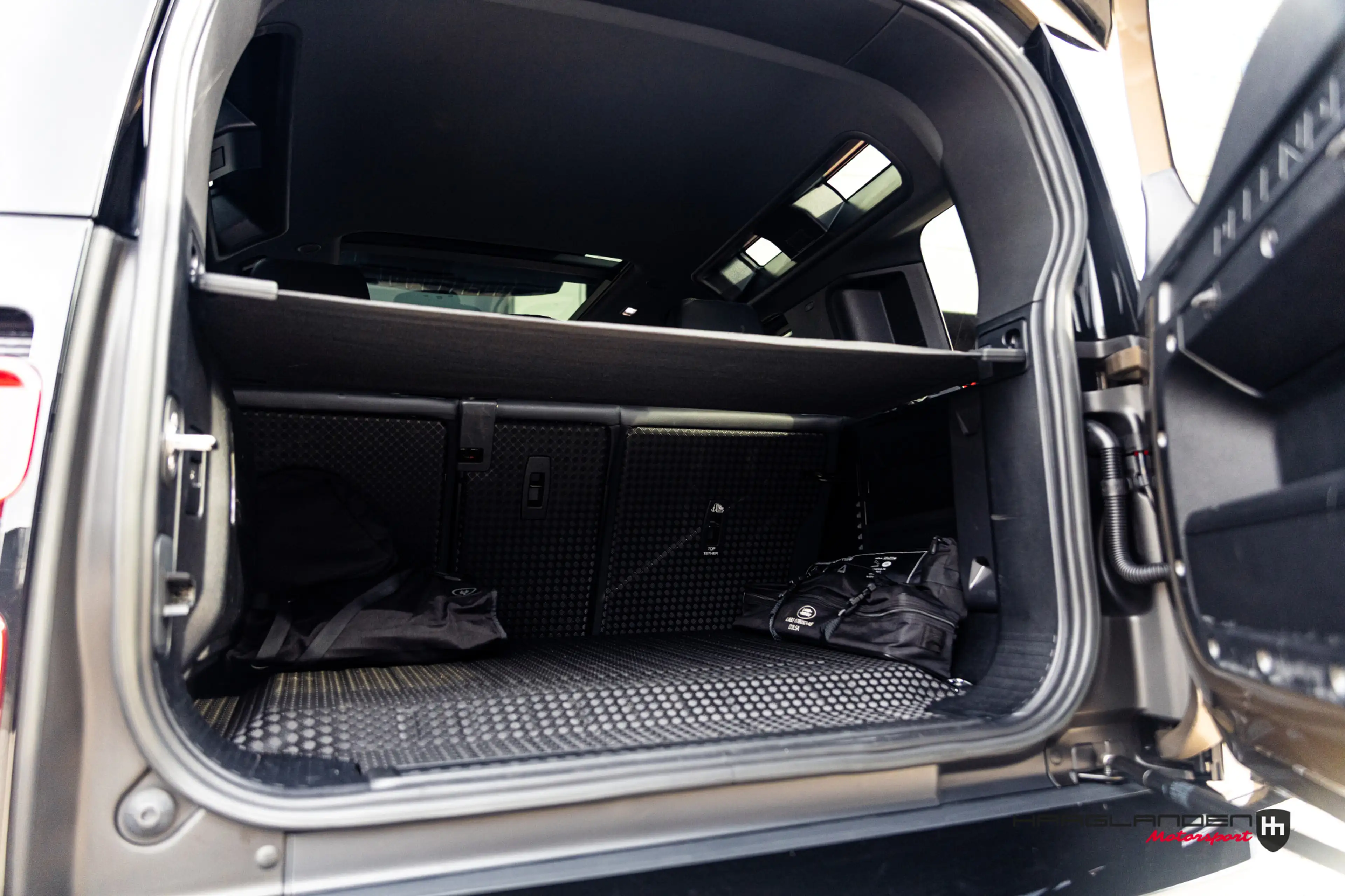 Land Rover Defender 110 Urban 2.0 P400e 110 S — photo 40